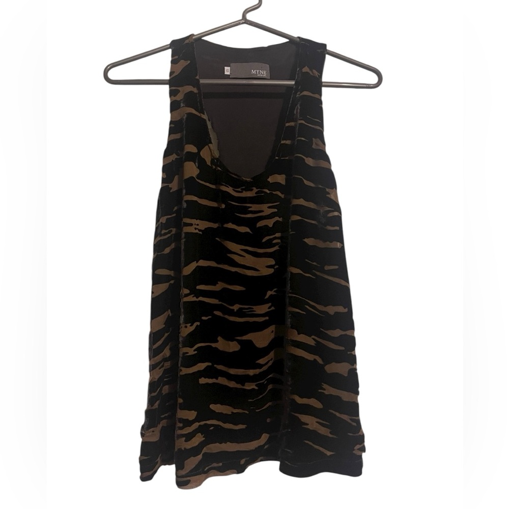 Myne Classic Black Top